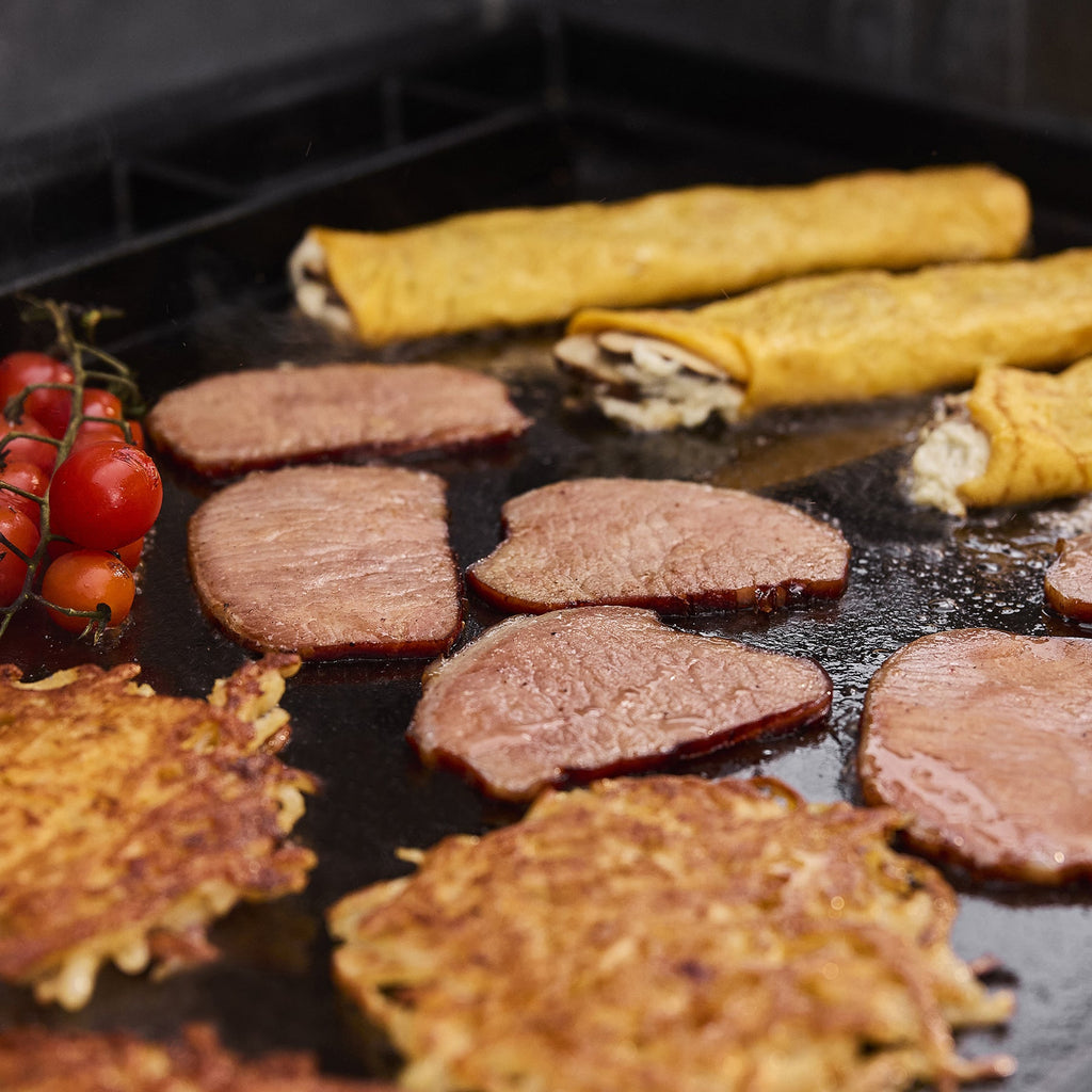 Weber® Genesis® E-325 3-Burner Gas Barbecue (Natural Gas)