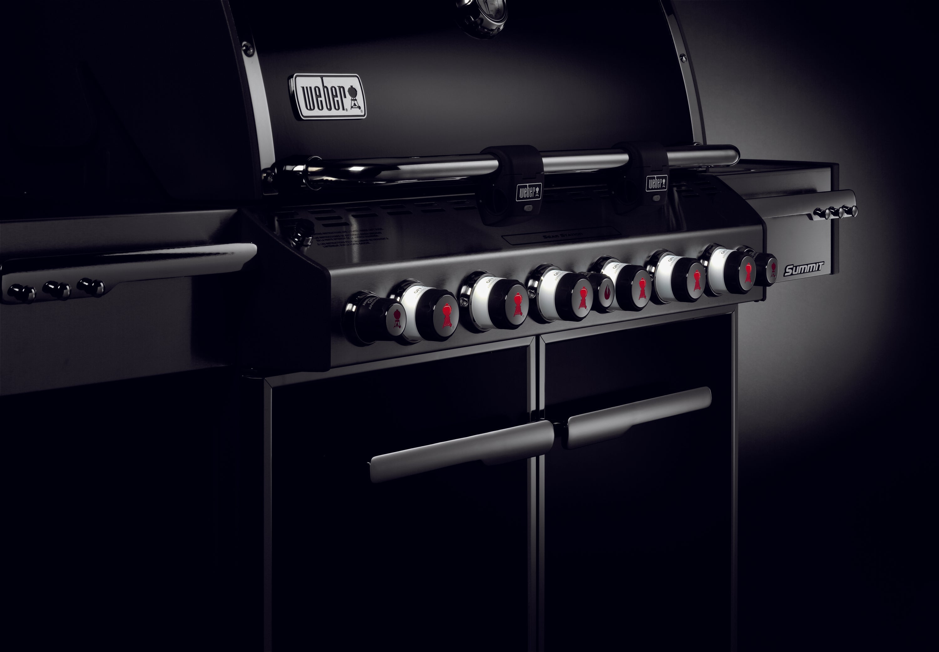 Weber Summit (E-670) BBQ Black (LPG)